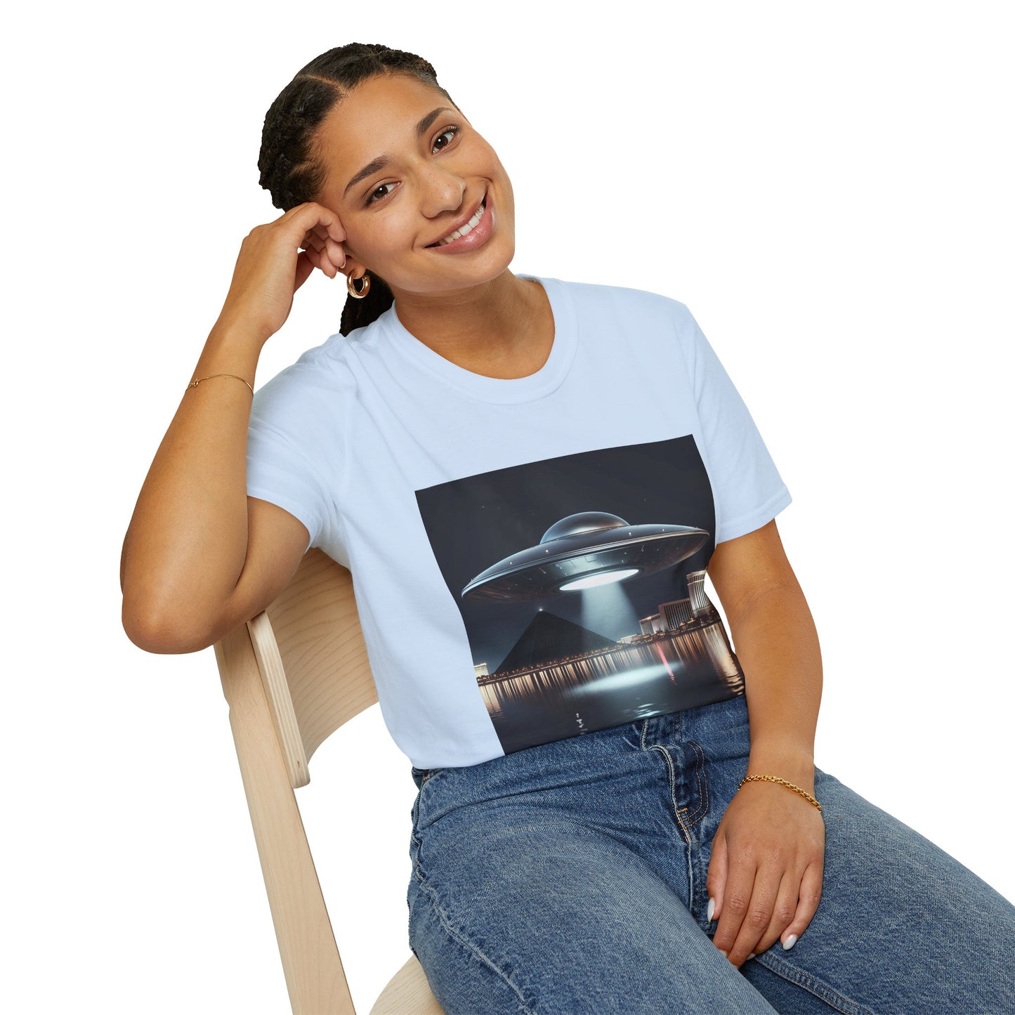 Vintage UFO Graphic Unisex T-Shirt, Retro Tee for Sci-Fi Lovers, Gift for Space Enthusiasts, Cool Alien Design, Unique Casual Wear