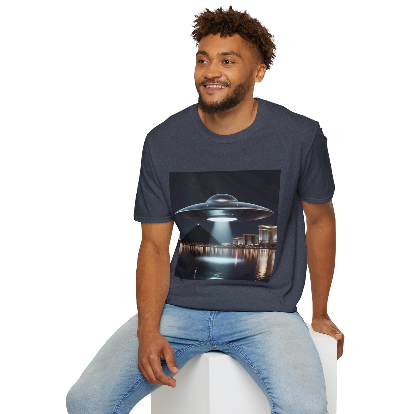 Vintage UFO Graphic Unisex T-Shirt, Retro Tee for Sci-Fi Lovers, Gift for Space Enthusiasts, Cool Alien Design, Unique Casual Wear