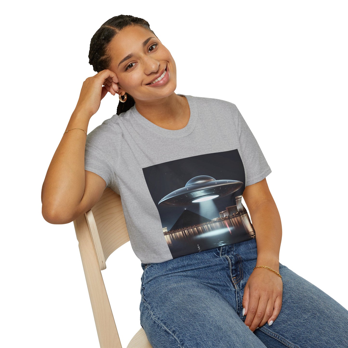 Vintage UFO Graphic Unisex T-Shirt, Retro Tee for Sci-Fi Lovers, Gift for Space Enthusiasts, Cool Alien Design, Unique Casual Wear