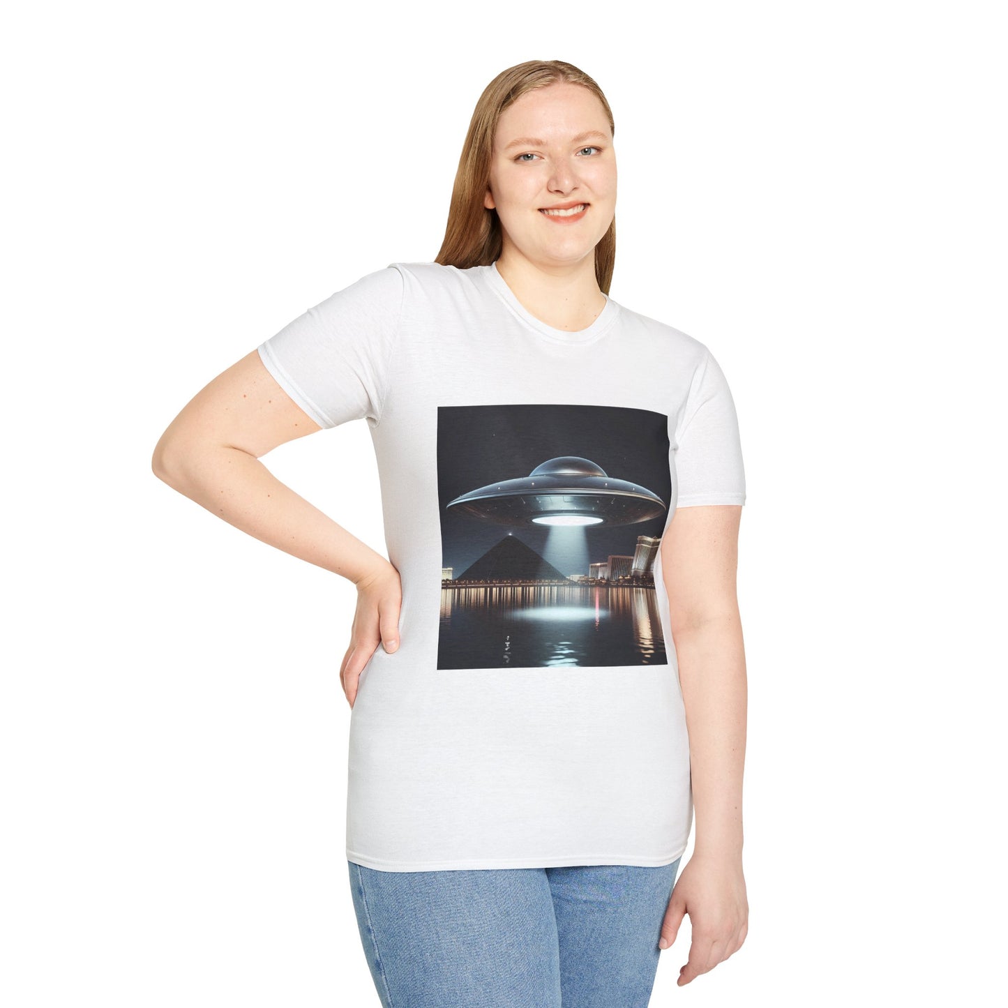Vintage UFO Graphic Unisex T-Shirt, Retro Tee for Sci-Fi Lovers, Gift for Space Enthusiasts, Cool Alien Design, Unique Casual Wear
