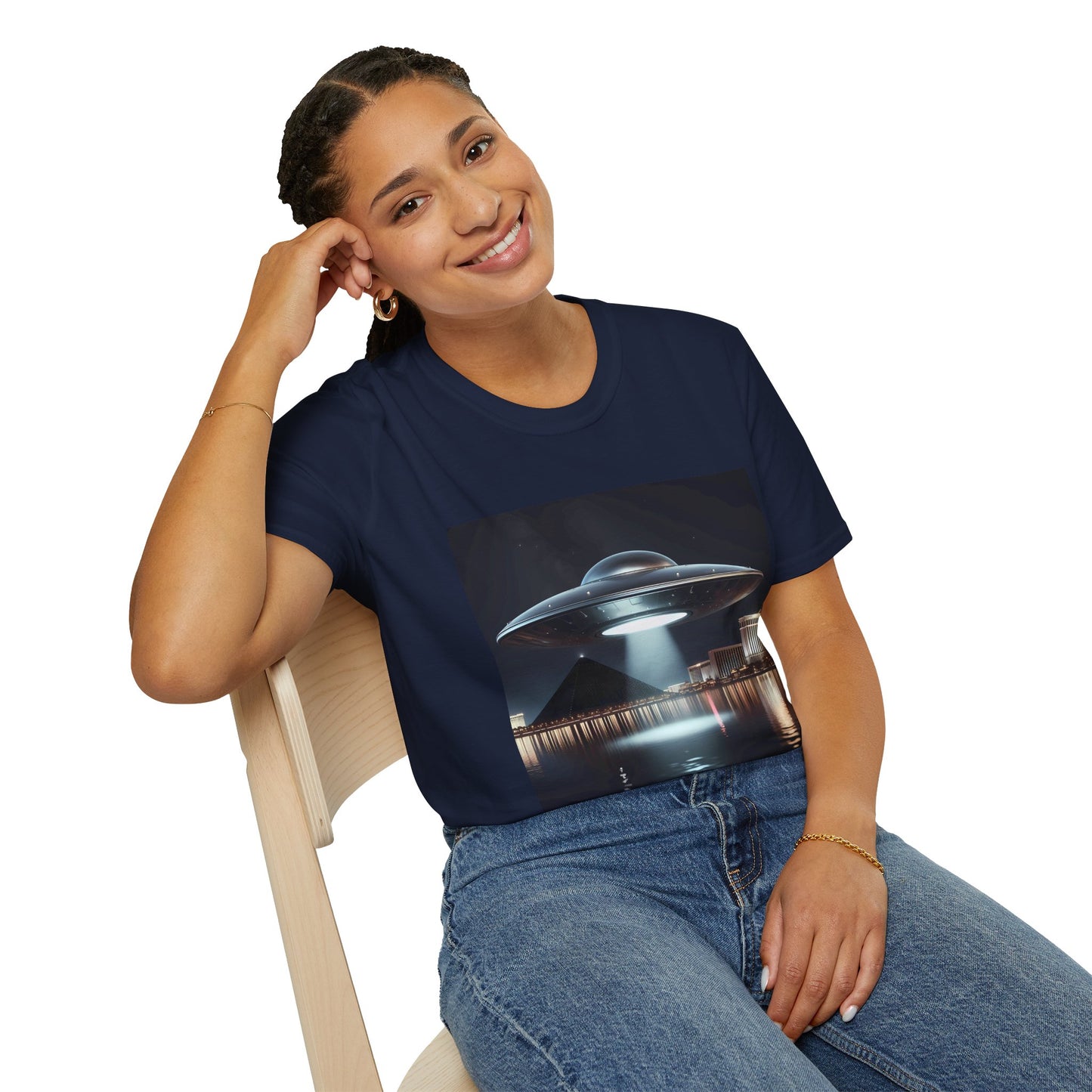 Vintage UFO Graphic Unisex T-Shirt, Retro Tee for Sci-Fi Lovers, Gift for Space Enthusiasts, Cool Alien Design, Unique Casual Wear