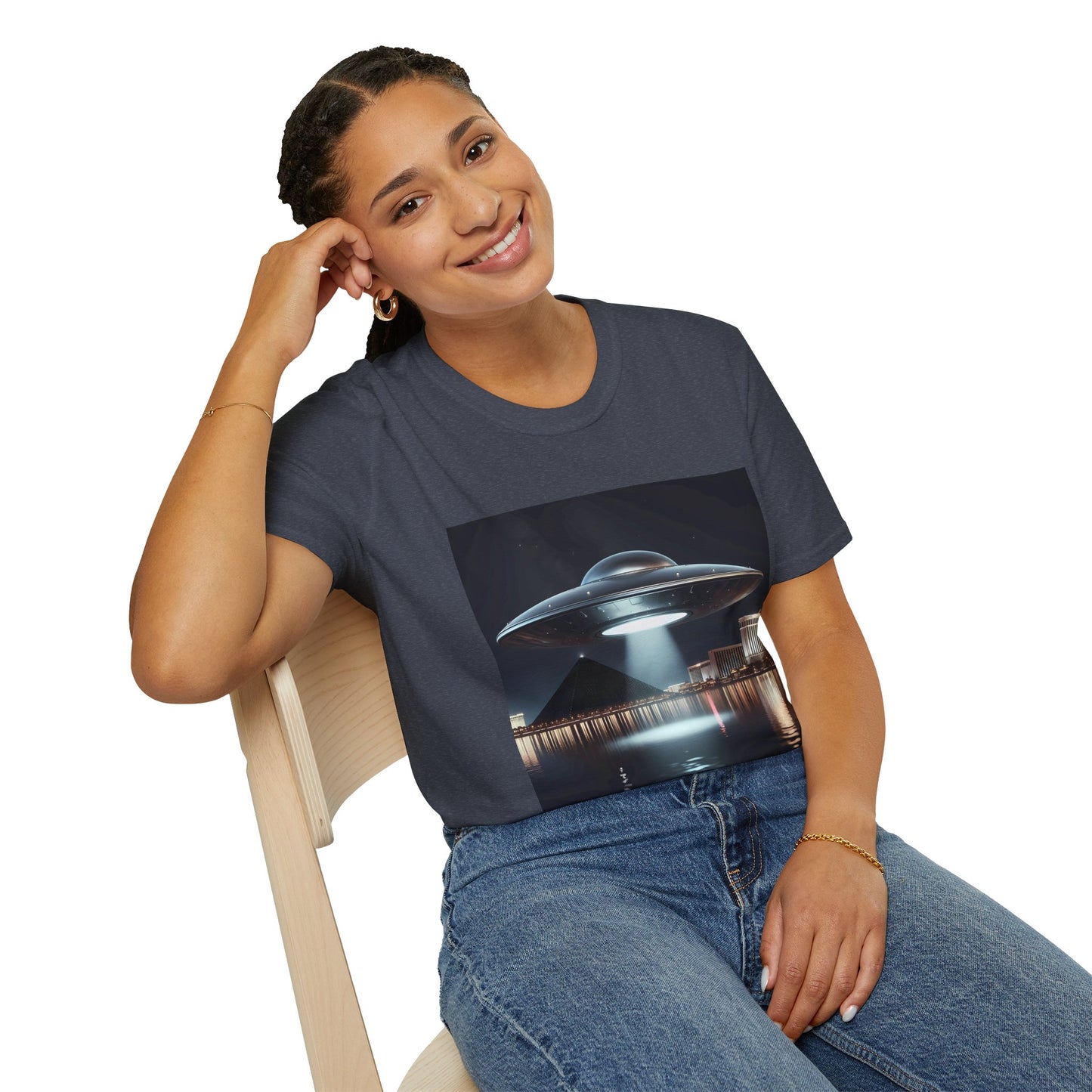 Vintage UFO Graphic Unisex T-Shirt, Retro Tee for Sci-Fi Lovers, Gift for Space Enthusiasts, Cool Alien Design, Unique Casual Wear