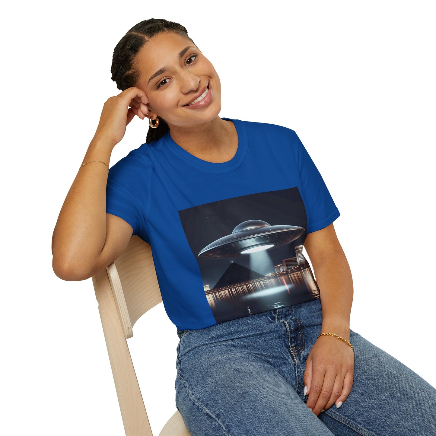 Vintage UFO Graphic Unisex T-Shirt, Retro Tee for Sci-Fi Lovers, Gift for Space Enthusiasts, Cool Alien Design, Unique Casual Wear