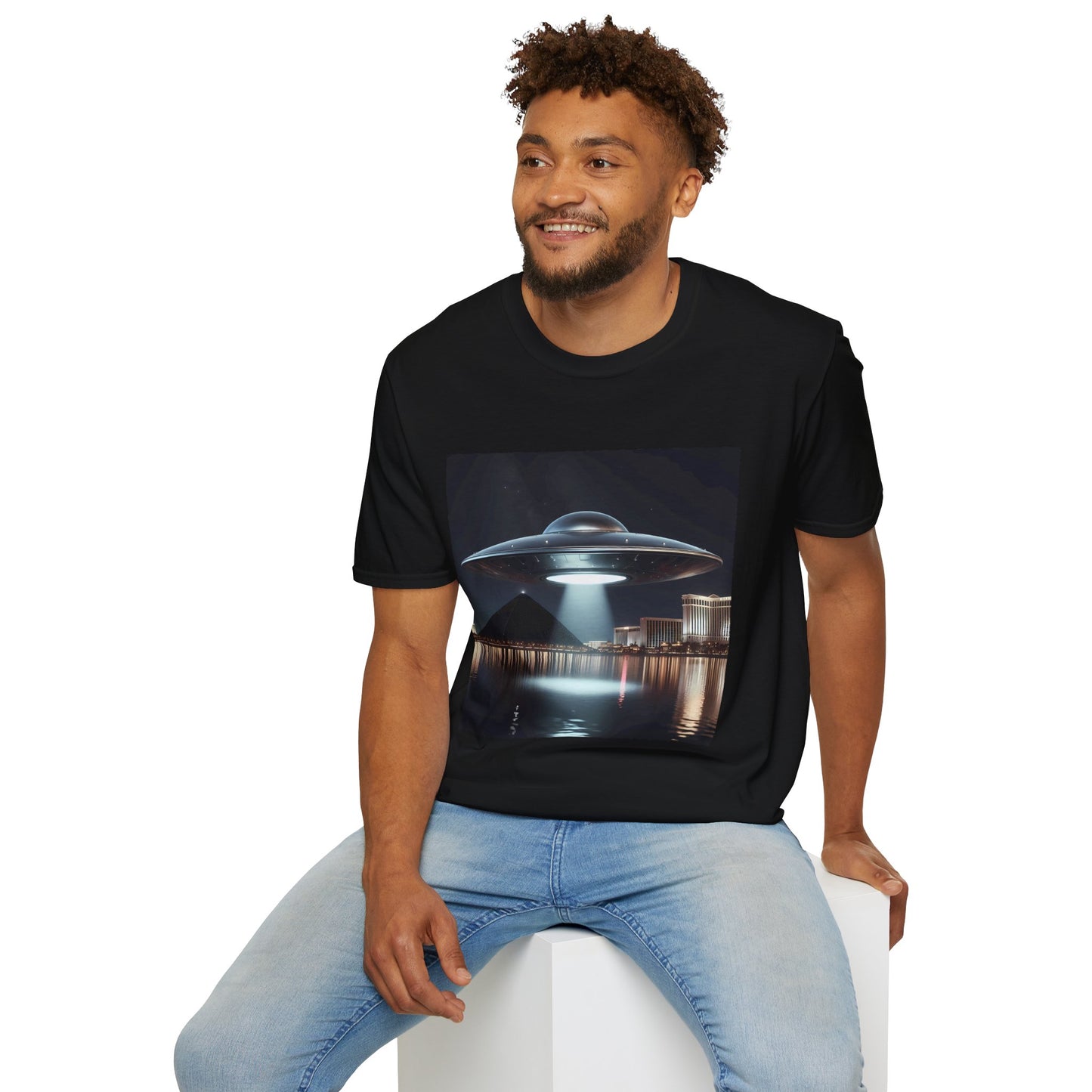Vintage UFO Graphic Unisex T-Shirt, Retro Tee for Sci-Fi Lovers, Gift for Space Enthusiasts, Cool Alien Design, Unique Casual Wear
