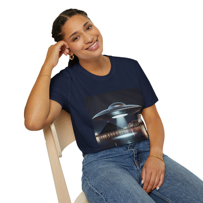 Vintage UFO Graphic Unisex T-Shirt, Retro Tee for Sci-Fi Lovers, Gift for Space Enthusiasts, Cool Alien Design, Unique Casual Wear
